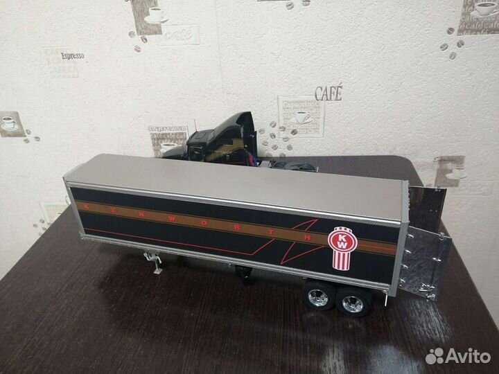 Модель kenworth T600