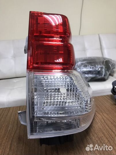 Фонарь задний правый Toyota LC 150 Prado новый