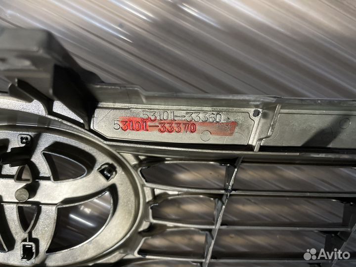Решетка радиатора Toyota Camry 50 оригинал