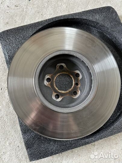 Тормозные диски, супорта и колодки на BMW X5 G05