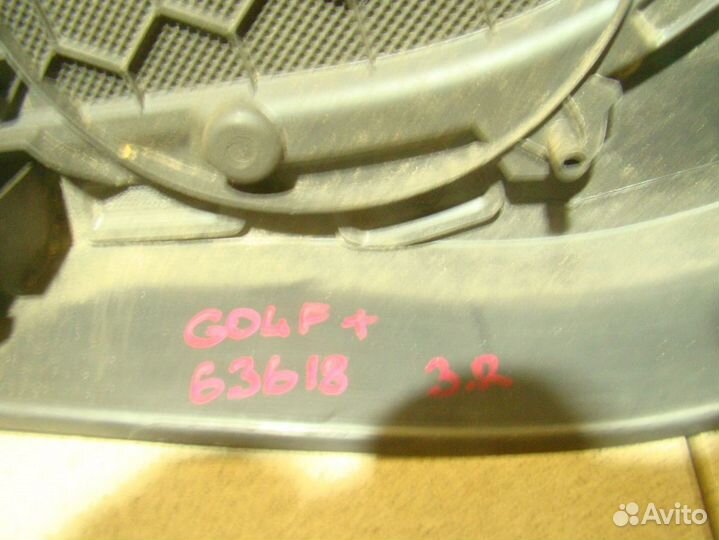 Обшивка двери задней правой VW Golf Plus