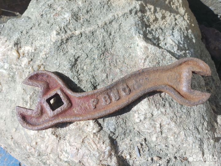 Старинный ключъ