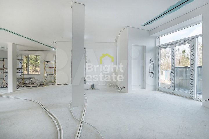 Дом 638 м² на участке 30 сот.