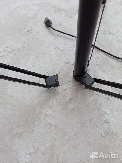 Кольцевая лампа со штативом