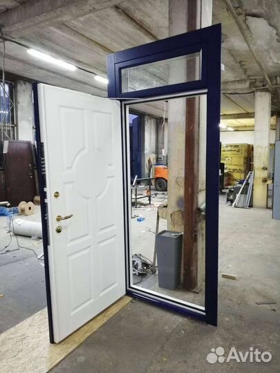 Дверь входная металлическая со стеклом
