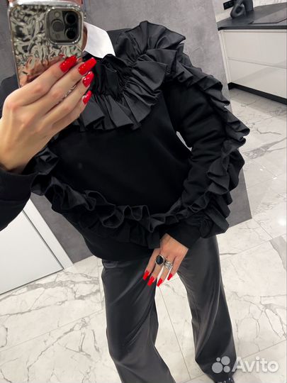 Свитшот с воланами в виде сердца (новый)