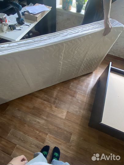 Кровать односпальная с матрасом