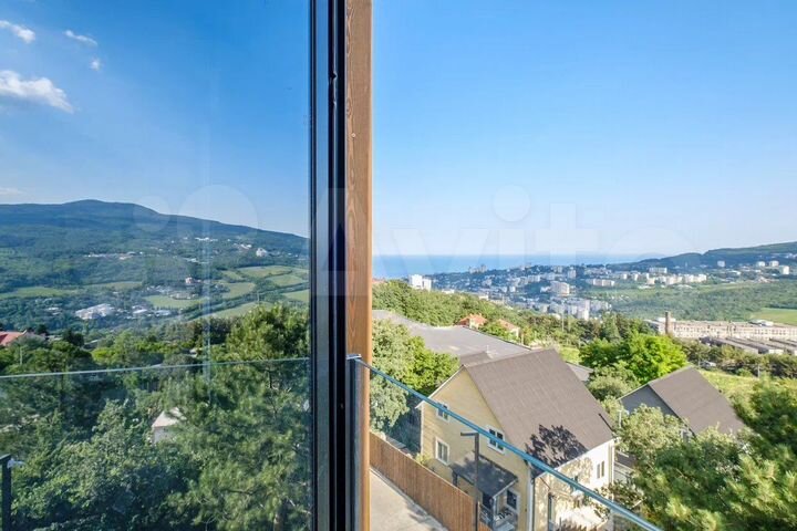 Дом 225,7 м² на участке 1,5 сот.