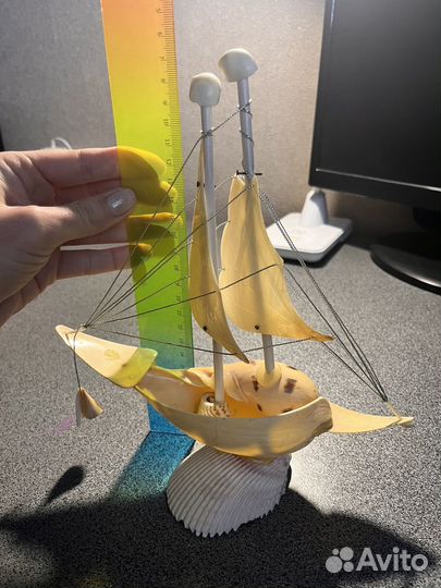 Статуэтка из ракушек