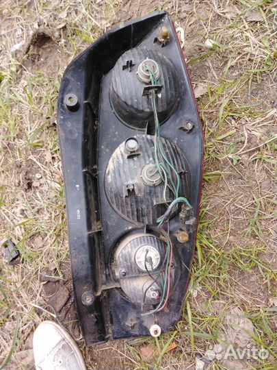 Задний левый фонарь Митсубиси Динго