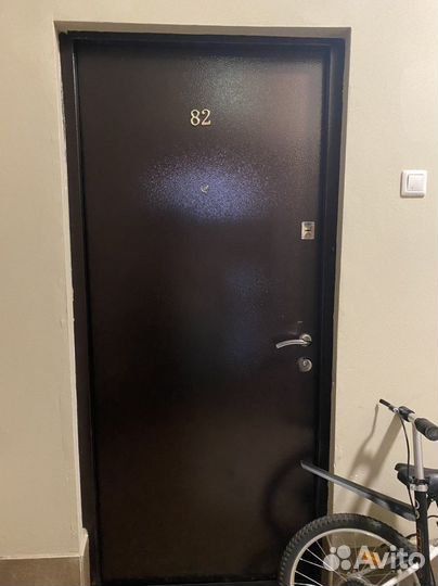 Дверь входная металлическая б/у от застройщика