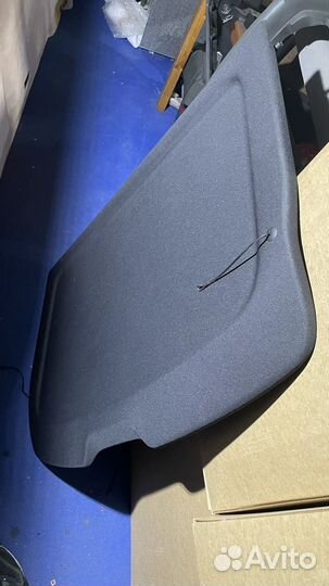 Задняя полка Macan