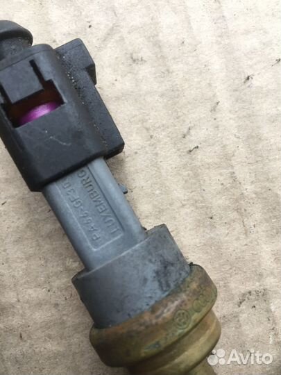 Датчик включения вентилятора 8D0959481B Audi VW