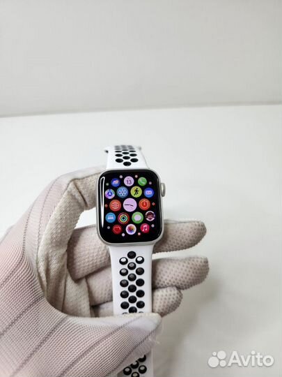 Apple watch se 40mm оригинал,красивые