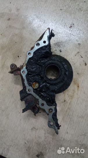 Передняя крышка двигателя K7J Renault Simbol II