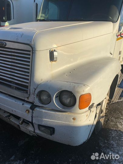 Капот Freightliner century