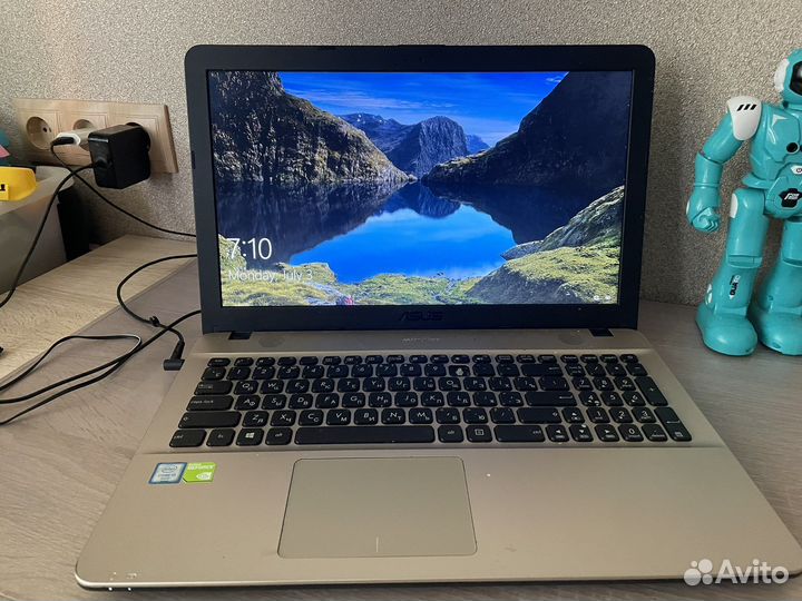 Ноутбук Asus X541UJ / i3 / SSD 250gb