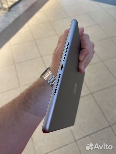 iPad 5 Gen (2017) 32Gb Wi-Fi+Sim