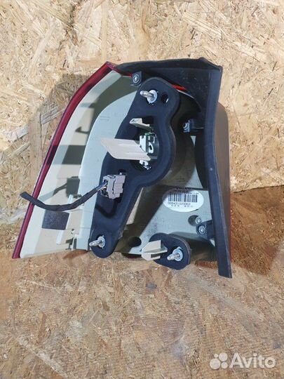 Фонарь задний правый Volvo Xc70 3.0 B6304T