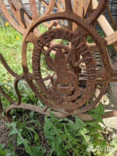 Чугунная ниша от швейной машинки 