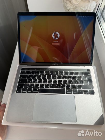 Macbook pro 13 2017 touch bar 256gb