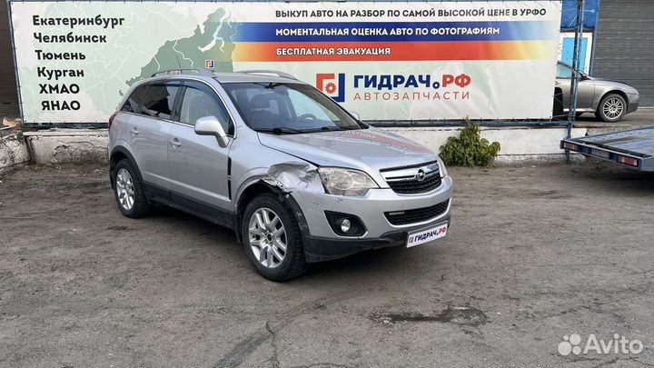 Накладка стекла заднего правого Opel Antara (С145)