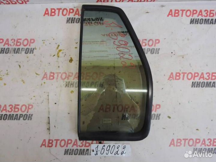 Стекло двери задней левой форточка Infiniti QX 4 J