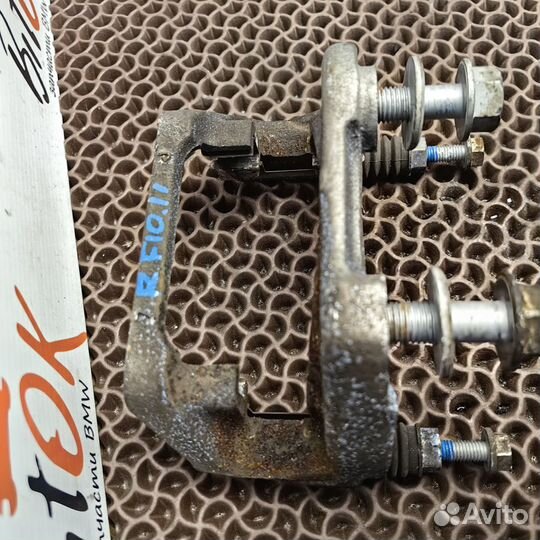 Скоба заднего правого суппорта BMW f10 f11 330 mm