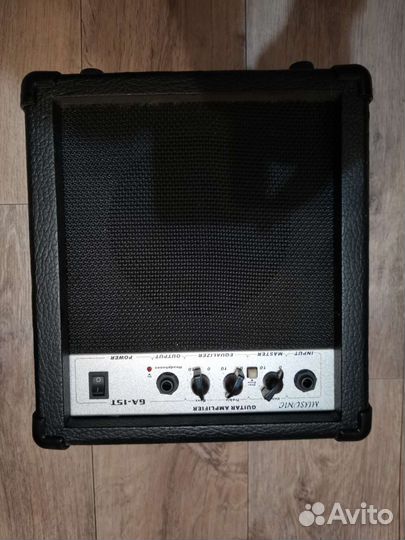 Электрогитара с усилителем Musonic