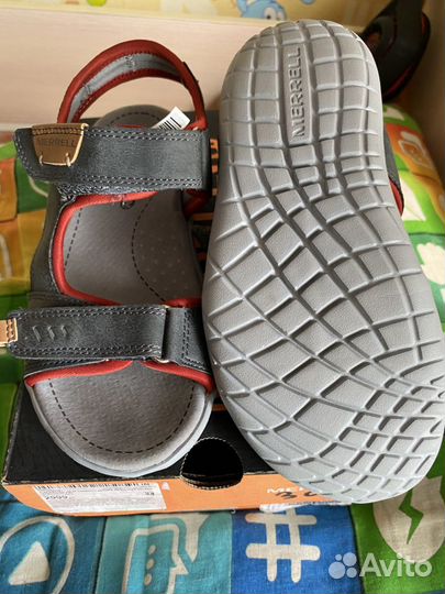 Продам сандали merrell новые