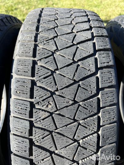 Bridgestone Blizzak DM-V2 235/65 R17 108S