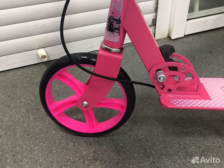 Самокат с ручным тормозом