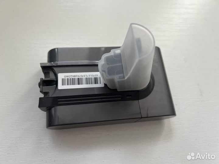 Аккумулятор для Dyson V6 родной, не работает