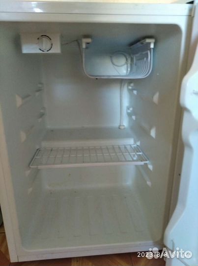 Холодильник бу маленький на дачу