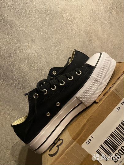 Converse chuck Taylor lift platform