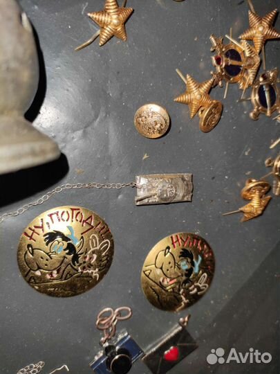 Значки, пуговицы
