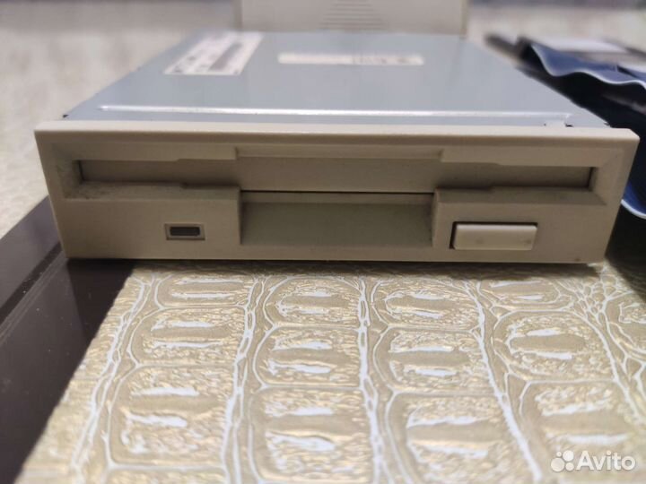 Floppy дисковод Mitsumi с набором П.О. Bayer