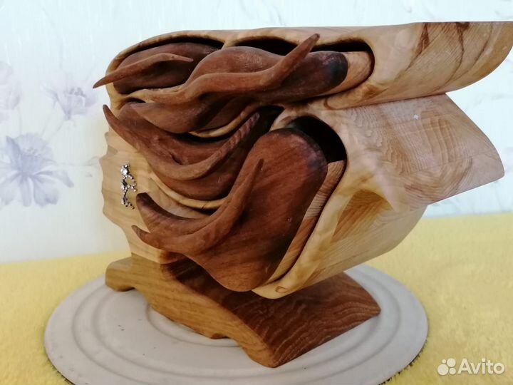 Шкатулка из дерева ручной работы 