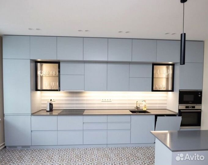 Кухня угловая под потолок