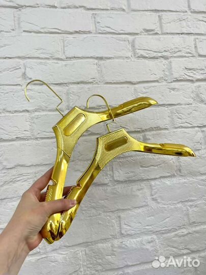 Плечики для одежды