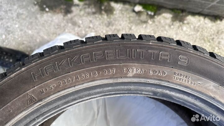 Nokian Tyres Hakkapeliitta 9 235/45 R18