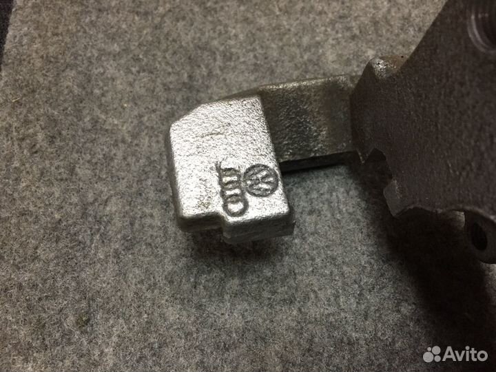 Скоба оригинал переднего суппорта VAG 312 mm