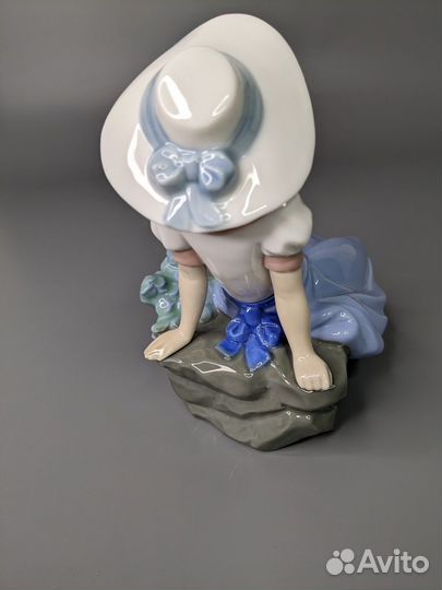 Статуэтка девушка с соловьем Nao by Lladro