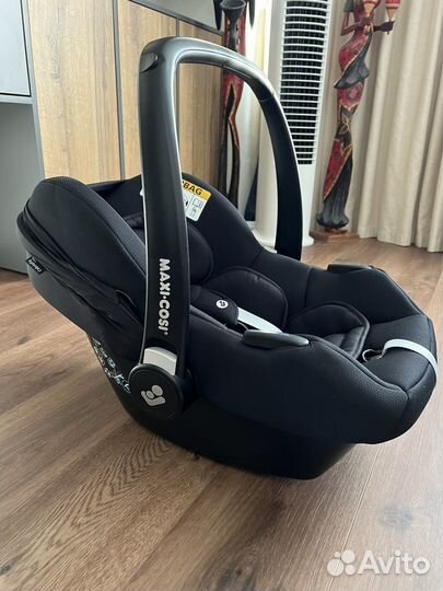 Автолюлька Maxi-Cosi CabrioFix i-size Black