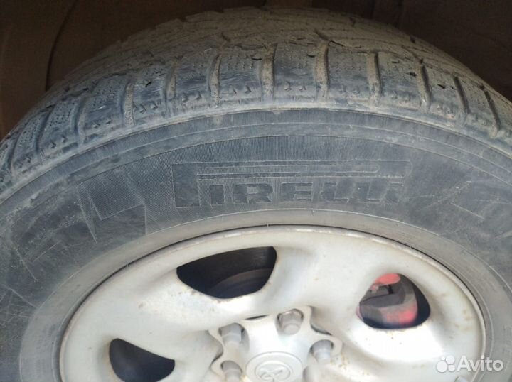 Nokian Tyres Hakkapeliitta 5 215/70 R16 100T