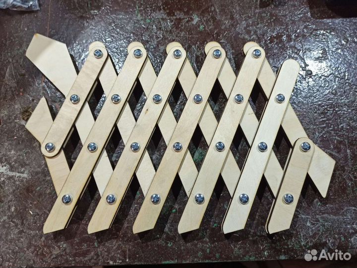 Решетка в боковое окно. Решетка собачника