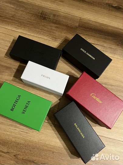 Солнцезащитные очки женские prada