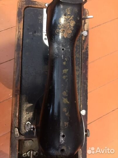 Швейная машинка старая