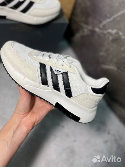 Кроссовки женские adidas 40 р