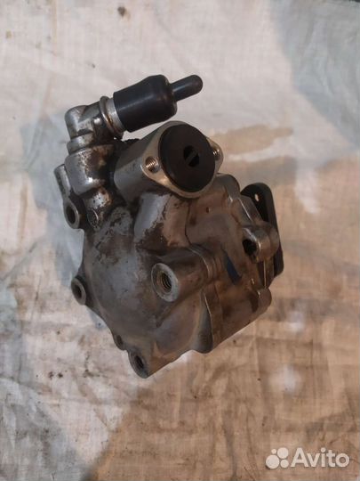 Насос гура VW Touareg